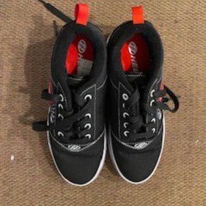 Youth Heelys-Size 4-Like New!!!